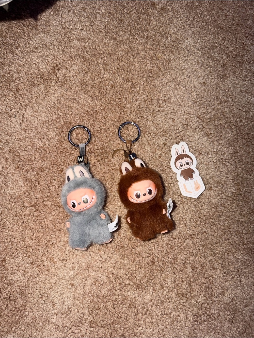 Labubu - Picture 2 of 2